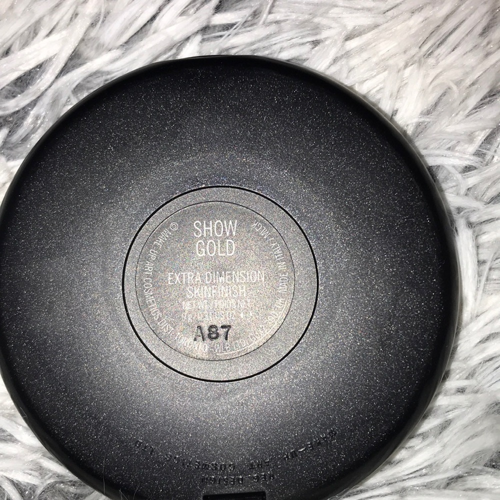 MAC Cosmetics extra dimension skinfinish -show gold - Picture 6 of 8